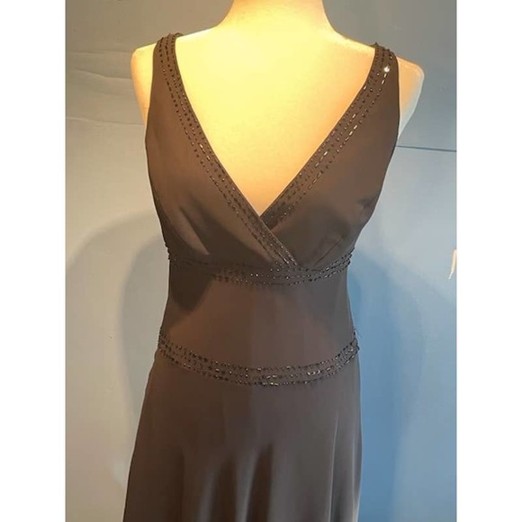 Jones Wear‎ Size 6 Women's Crepe Beaded V-Neck Evening Prom Dress Black - Picture 2 of 4